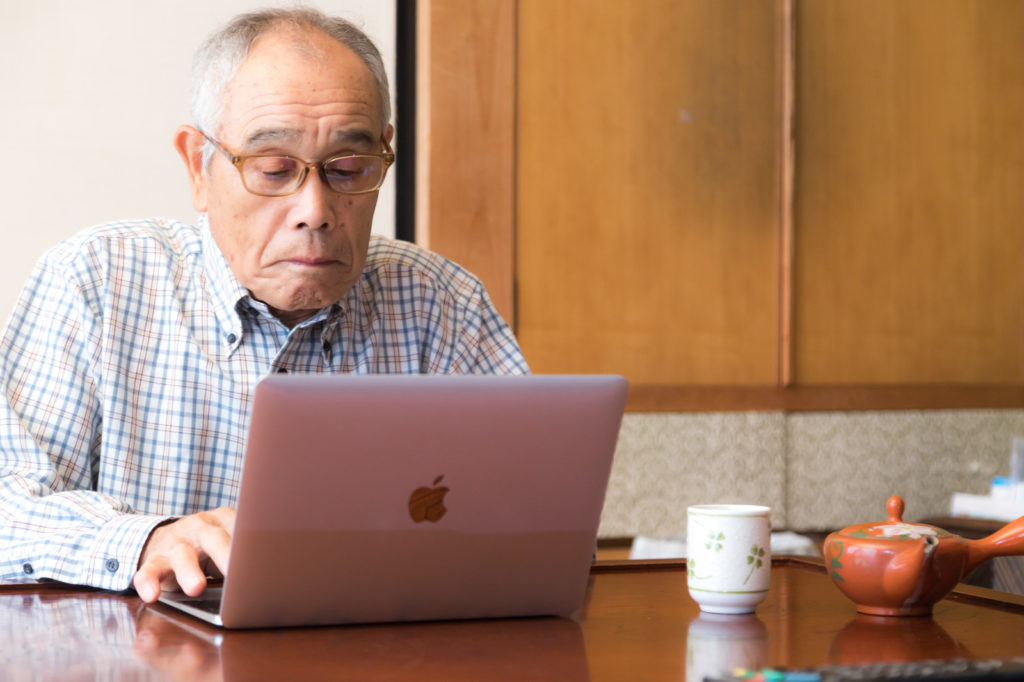 定年退職後の失業保険をもらえる条件を解説！受給申請方法と65歳以上退職時についても紹介